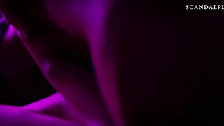Натали Дормер красиво трахает парня сверху в фильме «Невидимка»