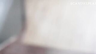 Блондинка Мэгги Грейс чувственно трахается в фильме «Запах дождя и молнии»