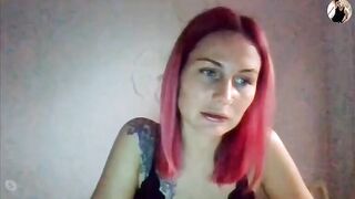Онлайн пикап с разводом на эротическое соло россиянки с красными волосами