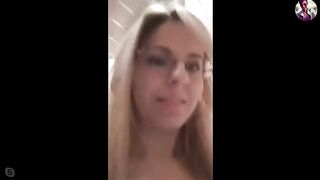 Россиянка в очках по скайпу мастурбирует две дырки после глубокого минета