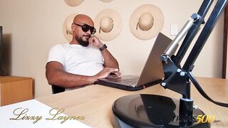 Негр ебет силиконового транса Лиззи Лайнез