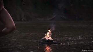 Савана - богиня огня в эпическом эротическом видео