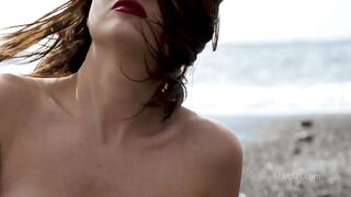 «Морские вибрации» (Seaside Vibes) с Деми Фрей