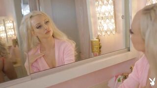 Красотка в розовом Рэйчел в эротической фотосессии для Playboy