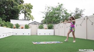 Лесбийская акробатика со сложными оральными элементами