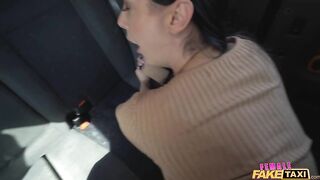 Рабочие анальные будни сексуальной таксистки Леди Ганг
