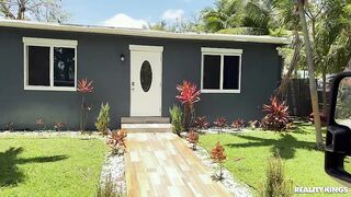 ДжейМак увлекся любительской съемкой секса с Ариэль Пьюр Мэджик