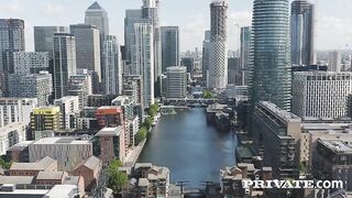 Загорелая Руби Рейн отдыхает на члене бойфренда после трудного дня