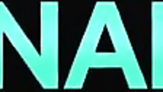 Арабская сосиска влетает между булочек Катрины Кольт и Томми Кинг