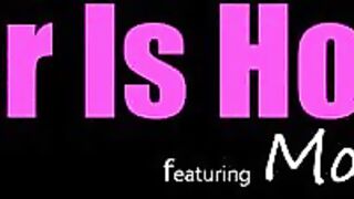 Рики Спэниш лижет письку и трахает на диване сводную сестру Молли Литтл