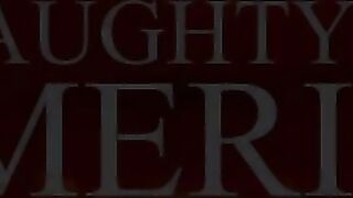 Сексуальная мамка с большой жопой Слимтик Вик скачет на члене молодчика