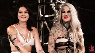Татуированная чертовка Эвелин Инк анально доминирует над Шарлоттой Синс