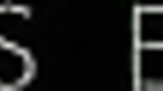 Нежный массаж бритой киски Эни Молоко завершился бурным оргазмом