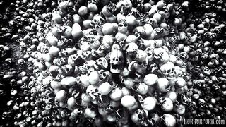 Страшные адские демоны уничтожают анальные дырки татуированных рабынь