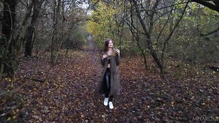 Стелла Кардо - «Прогулка по лесу» (Woods Walking - 2022)
