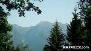 Потерявшаяся в Альпах туристка Мэри Хейз перепихнулась с бойфрендом