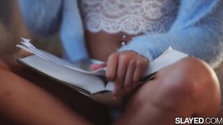 Студентки лесби Хейзел Мур и Алексис Тэ сделали перерыв на оральный секс