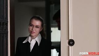 Секретный агент Иден Айви получила двойной трах от мафиози и телохранителя