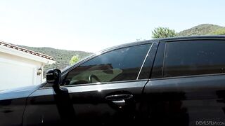 Сбежавшая от мужа тусовщица Лидия Блэк трахается с его младшим братом