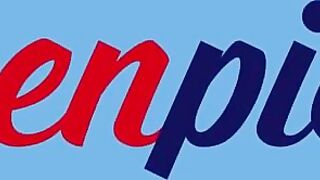 Курьеры AlịExpress Рокси Синнер и Ники Ребел трахаются в доме клиента