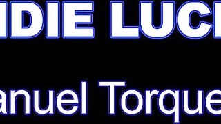 Начитанная сучка Кэнди Лучани кайфует от анального секса в библиотеке