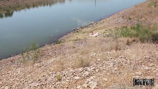 Везунчик Джорди Эль Ниньо Полла запикапил на пляже горячую блондинку