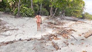 Эротическая прогулка на пляже с латиноамериканкой Кэтрин Родригес