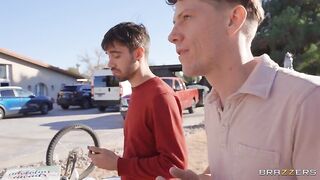 Время разврата (часть 2): Ганг банг с Энджел Янгс на летней распродаже
