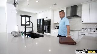 Хороший отчим помогает кончить своей любимой падчерице Серене Хилл