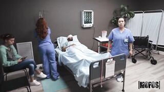 Вырезанные сцены из «Интерны»: скрытный секс с медсестрой Хлоей Коппер