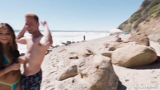 Пляжный подкаст телешоу «Деньги говорят» с Райан Рейд и Ван Уайлдом