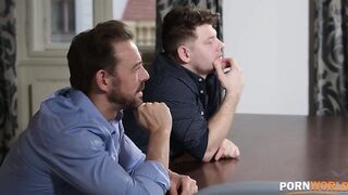 Встреча с однокурсниками завершилась для Эмили Пинк двойным проникновением
