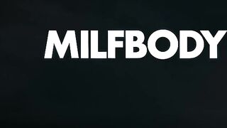 Спортивная черная милфа Наоми Фокс потеет на члене извращенца в спортзале