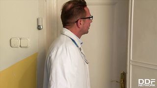 Доктор вылечил больную студентку и её соседку по квартире групповым сексом