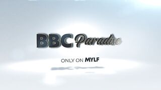 Любвеобильная жена Сэнди Лав по привычке трахает негра с огромным хуем