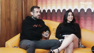 Видеоблогерша Lena The Plug ебет страпоном Мию Малкову на шоу PlugTalk