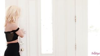 Вкусный лесбийский секс с Айви Вулф в качестве платы за вкусный пирог