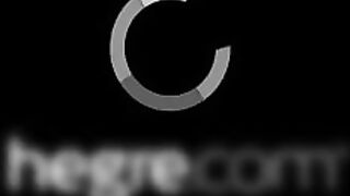 Любимые секс игрушки возбужденной полячки Джии доводят ее до оргазма