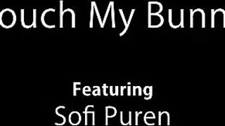 Сквирт оргазм с конвульсиями мастурбирующей русской кудряшки Софи Пурен