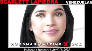 Латинская старлетка Скарлетт Лапьедра дает интервью после минета Вудману