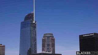 Развратница Молли Литтл подцепила в тиндере негра с большим членом