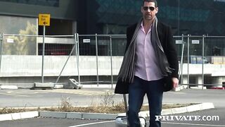 Случайная встреча на вечеринке закончилась для Лии Лин крутым сексом