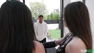 Две домины Джейн Уайлд и Майя Вулф тренируются на послушном соседе