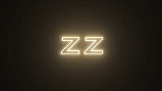 Богатый батя Мик Блю тестирует рабочую задницу девушки своего сына