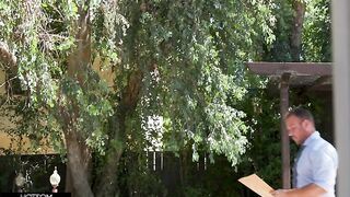 Чернокожая неверная жена Николь Китт трахается с сотрудником фирмы мужа