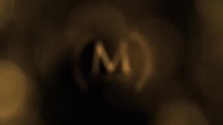 Активная лесбиянка Стейси Круз страпонит на кровати подругу Чарли Ред