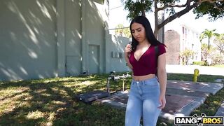 Большая задница одногруппницы Никки Марс свела с ума студента-заучку