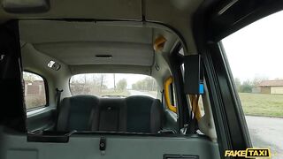 Чешский таксист снял на дороге сиськастую зрелую шлюшку Сьюзи Гранде