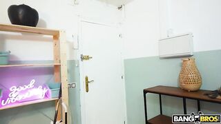 Уборка в грязном доме закончилась для служанки Паолы Хард грязным сексом