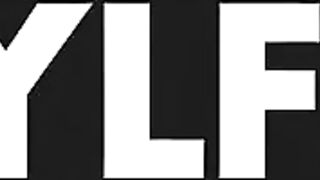 Саммер Кол осуществила лесбийскую анальную фантазию мачехи в День матери